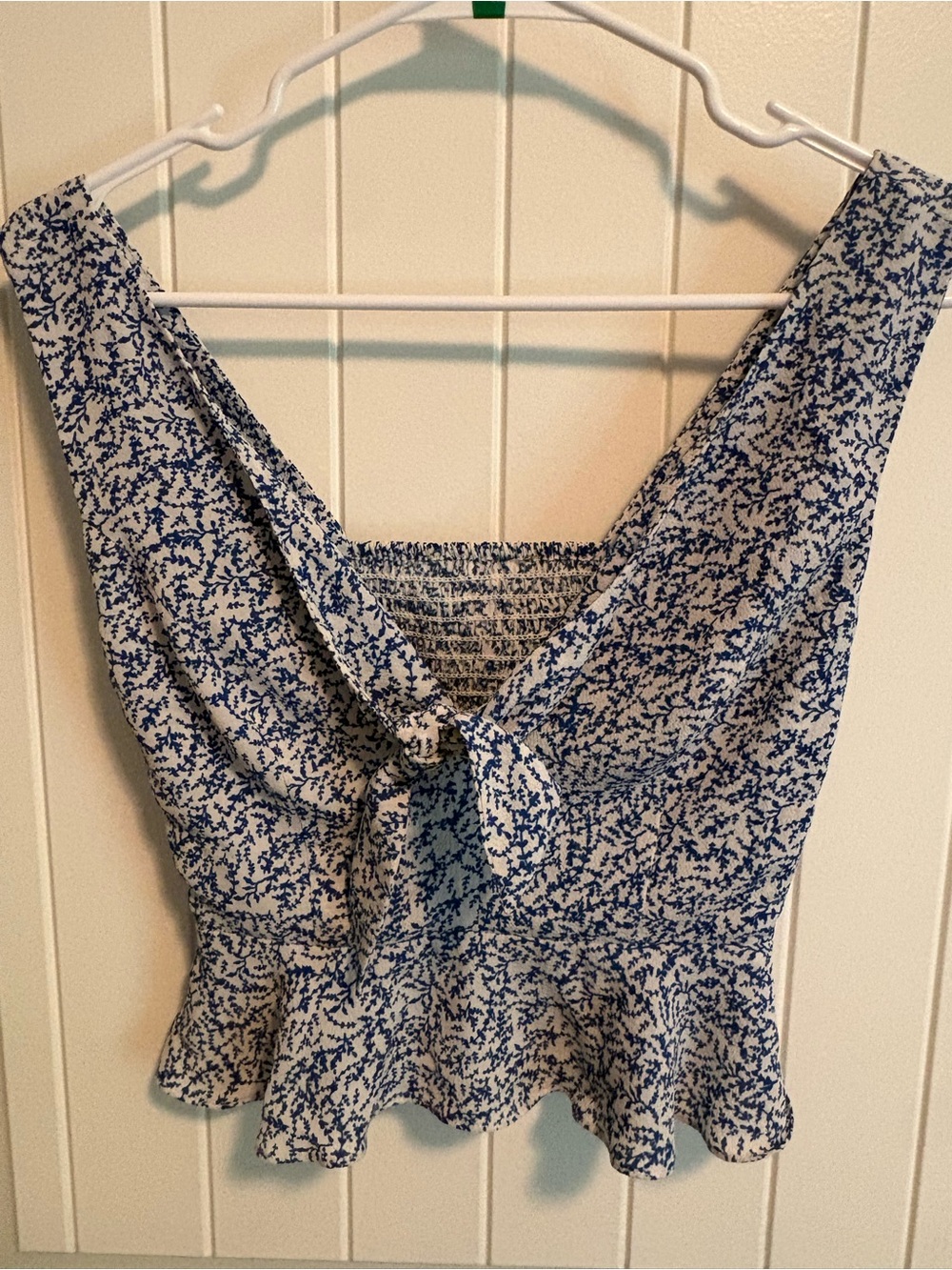 Dillard's Blue White Ditsy Floral Tie Front Smocked Peplum Top M